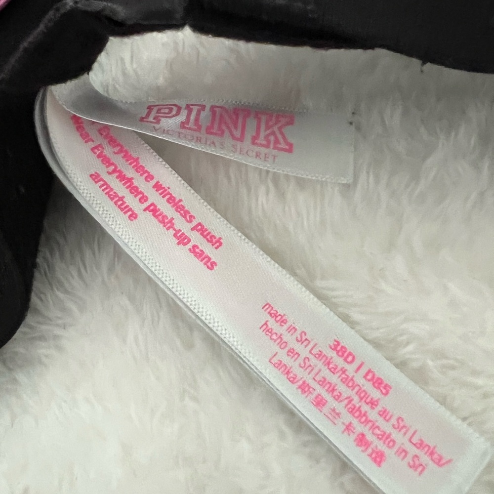 EUC Victoria’s Secret Pink Everywhere wireless push-up bra - Picture 2 of 3